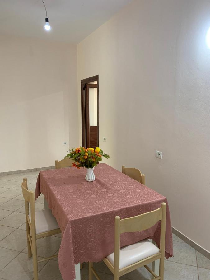 Ylli Cunaj Apartments ซารานเดอ ภายนอก รูปภาพ