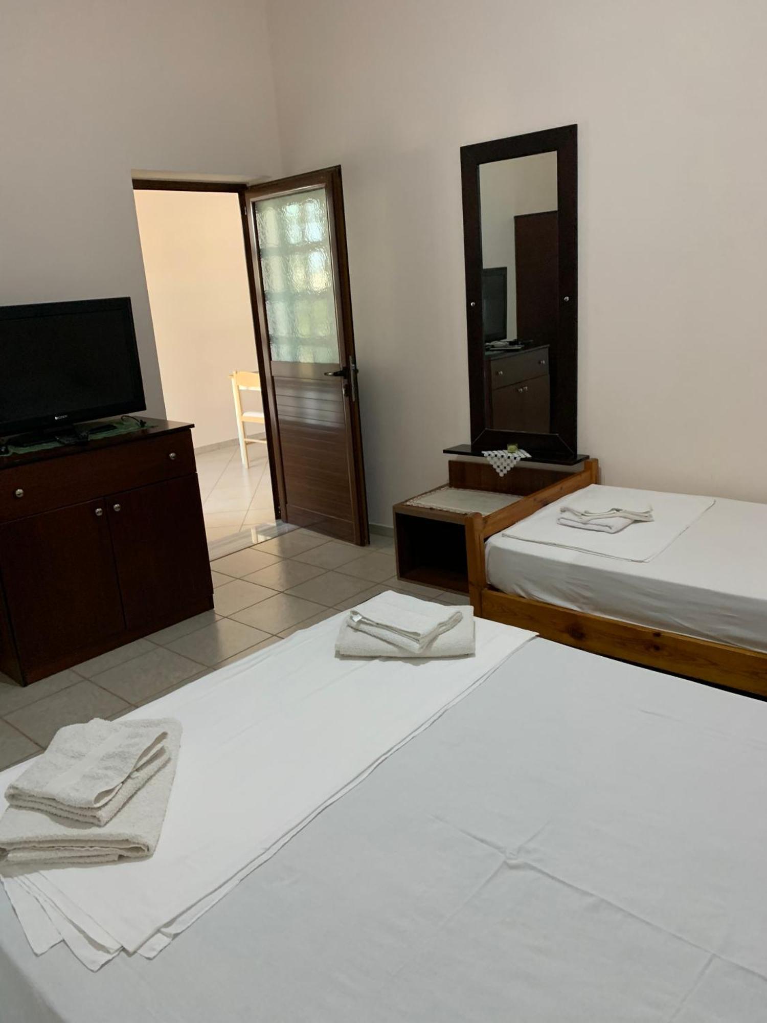 Ylli Cunaj Apartments ซารานเดอ ภายนอก รูปภาพ